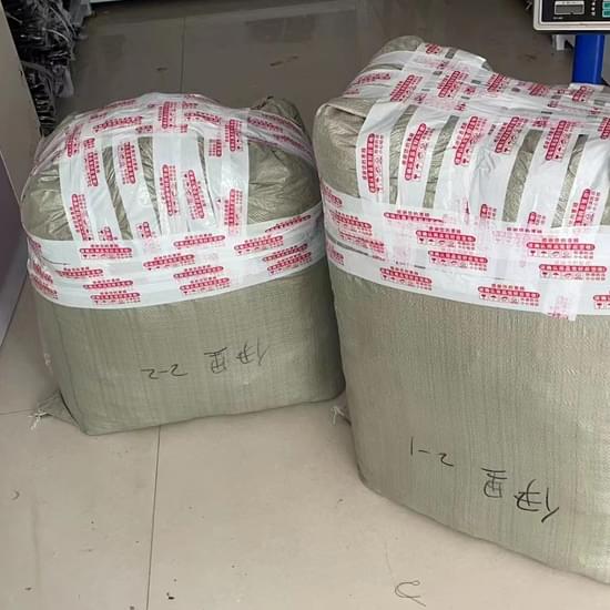 Упаковка грузов в мешках из Китая